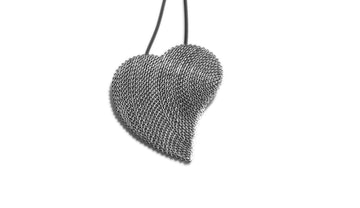 Pendente prata oxidada 925 em forma de coração de filigrana contemporânea fabricado à mão em Portugal
